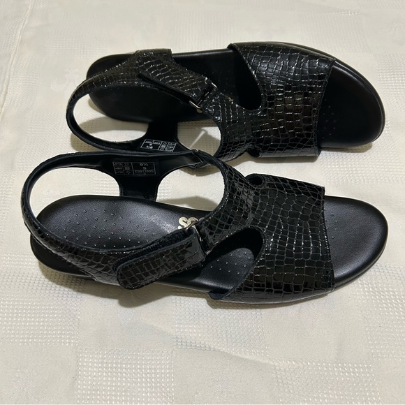 SAS Suntimer sandals. Premium leather uppers. Black croc. NWOT. - Picture 3 of 6